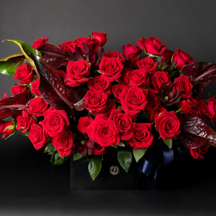 100 ROSAS CON ANTHURIOS